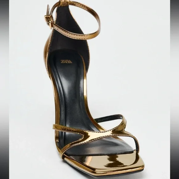 ZARA NWOT OVAL HEELED METALLIC SANDALS - Picture 4 of 6